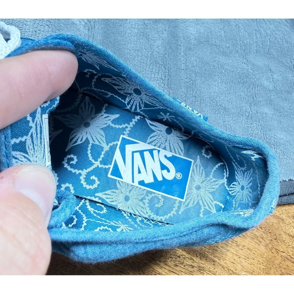 Vans Atwood Sneakers Womens 7.5 Blue Chambray Denim Floral Lace Up